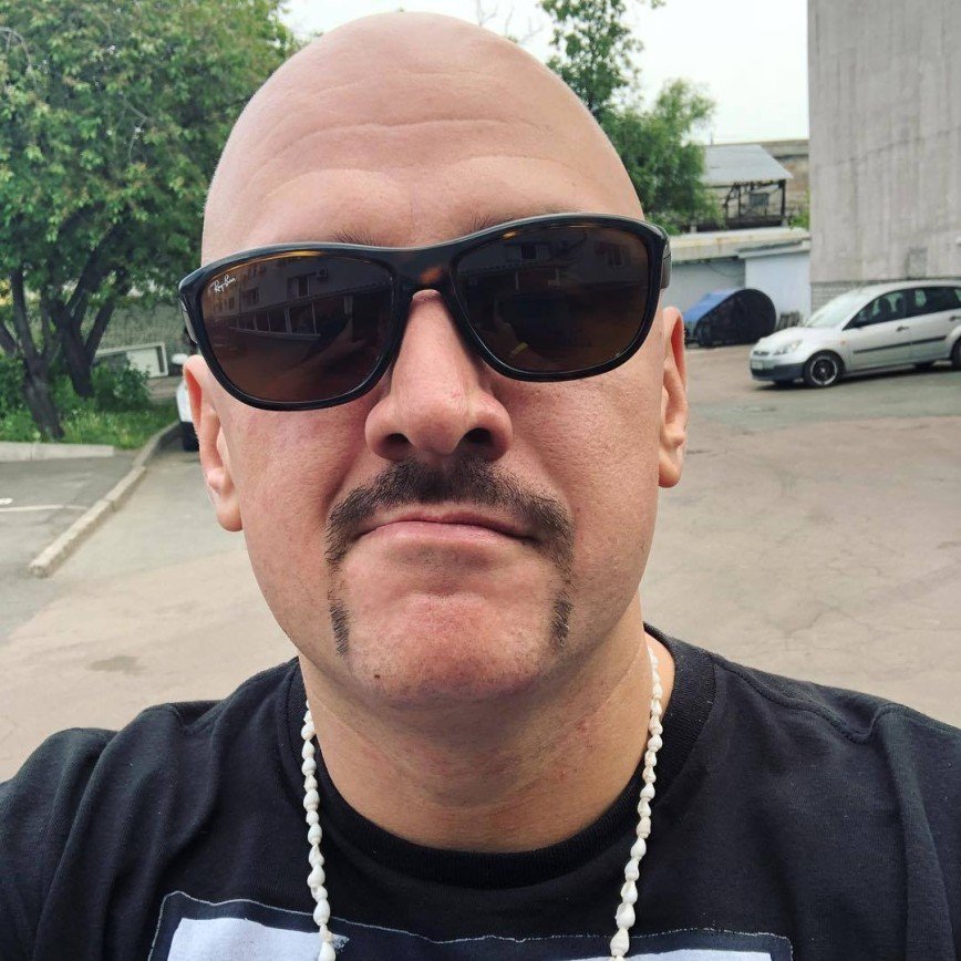 «Без бороды это не Потап!»: Алексей Потапенко сделал себе казацкие усы