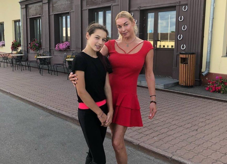 Ариадна Волочкова показала свои танцевальные способности