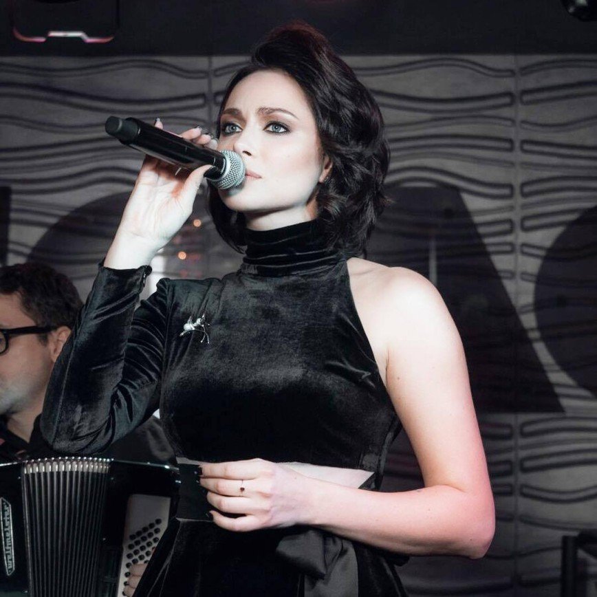 Признанная певица: Настасья Самбурская получила первую музыкальную награду