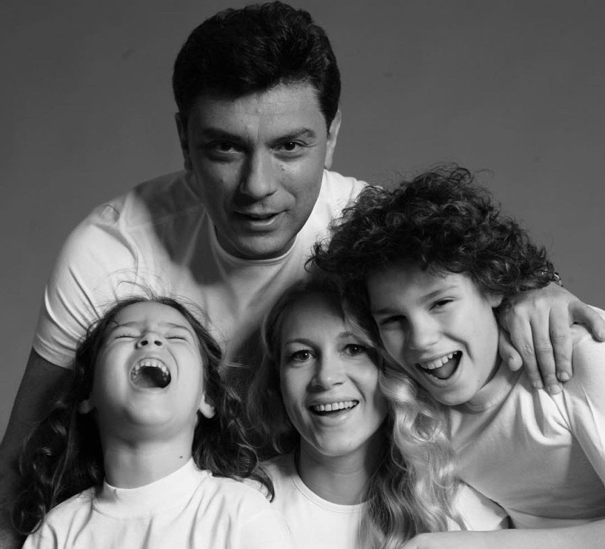 Екатерина Одинцова поделилась семейными снимками с Немцовым в годовщину его смерти