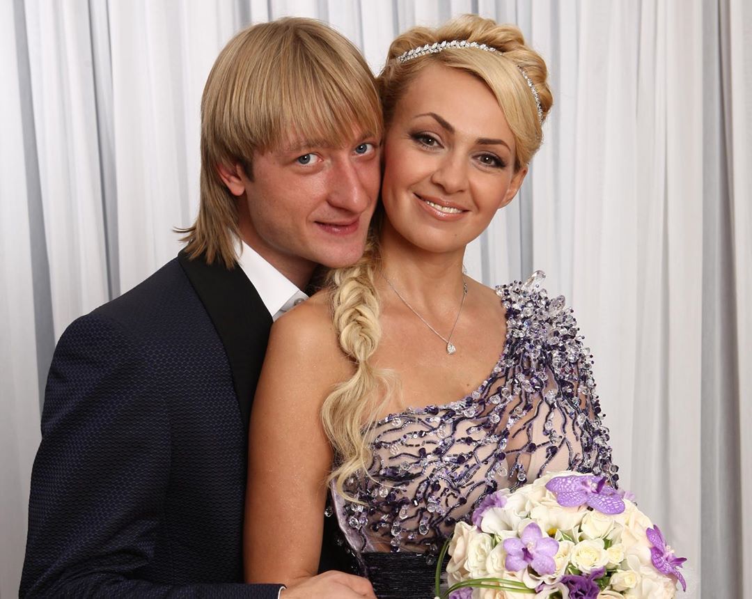 Стойкие оловянные солдатики! Евгений Плющенко и Яна Рудковская отмечают розовую свадьбу