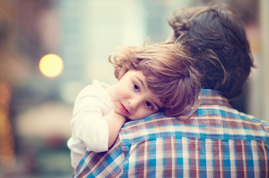 Одинокие родители: отец-герой против несчастной матери