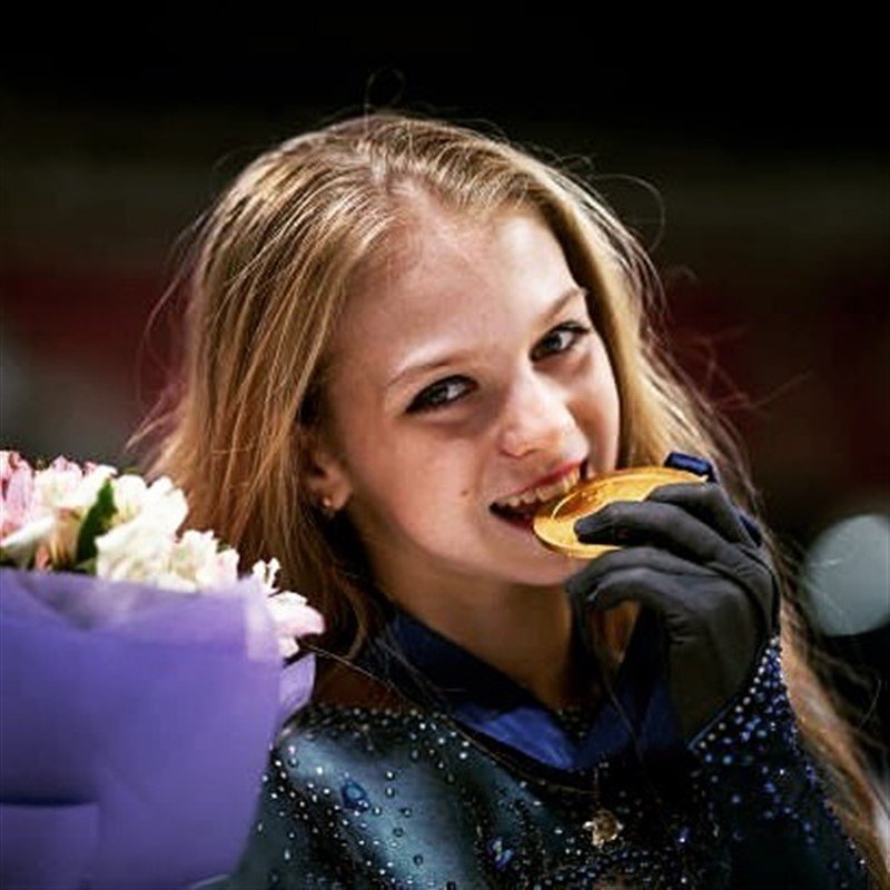 «Живая легенда в 13 лет»: Александра Трусова впервые в мире выполнила четверные прыжки