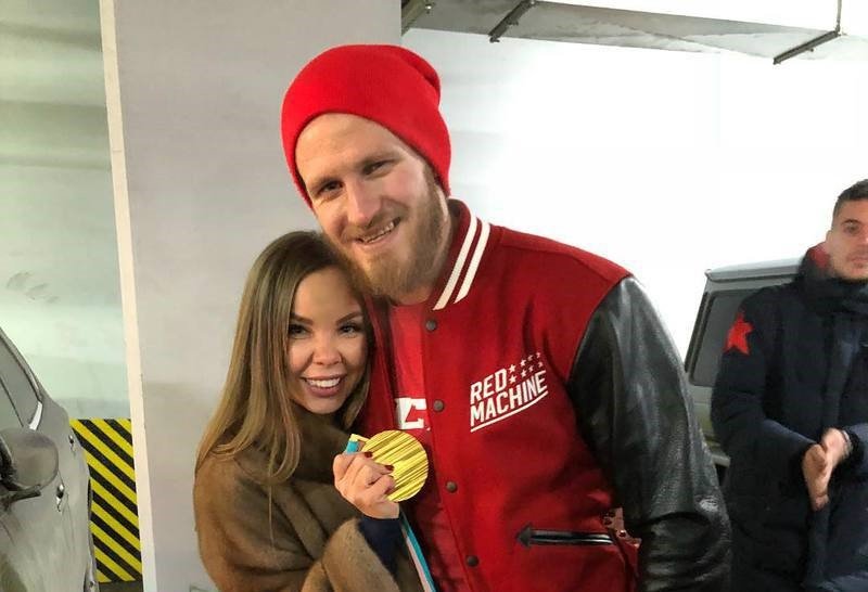 «Мне не нужны женатые»: «девушка» хоккеиста Телегина рассказала об их связи