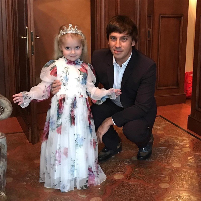 «Копия мамы»: Максим Галкин показал милое фото Аллы Пугачевой с дочкой Лизой