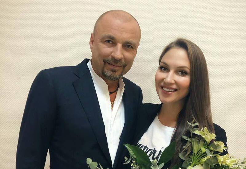 Александр Жулин впервые показал свадебные фотографии с молодой женой