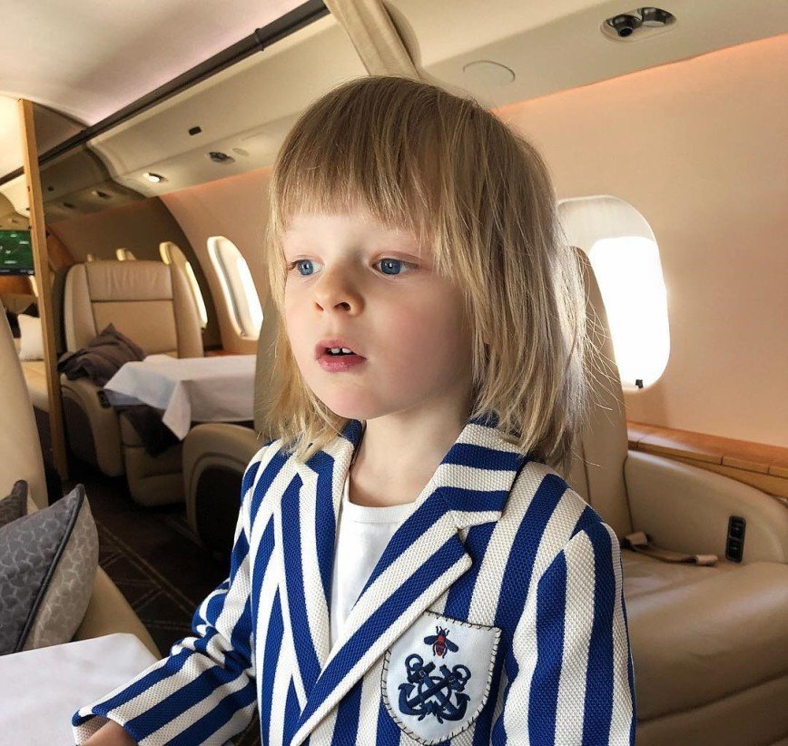 Сын Евгения Плющенко и Яны Рудковской вошел в топ-5 самых красивых детей планеты