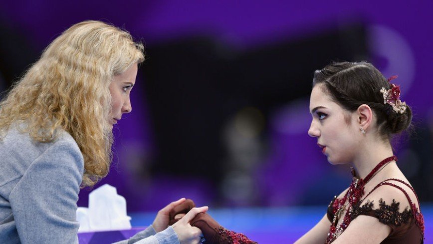 «Пройдет время, и все поймут»: Евгения Медведева променяла Этери Тутберидзе на канадского тренера