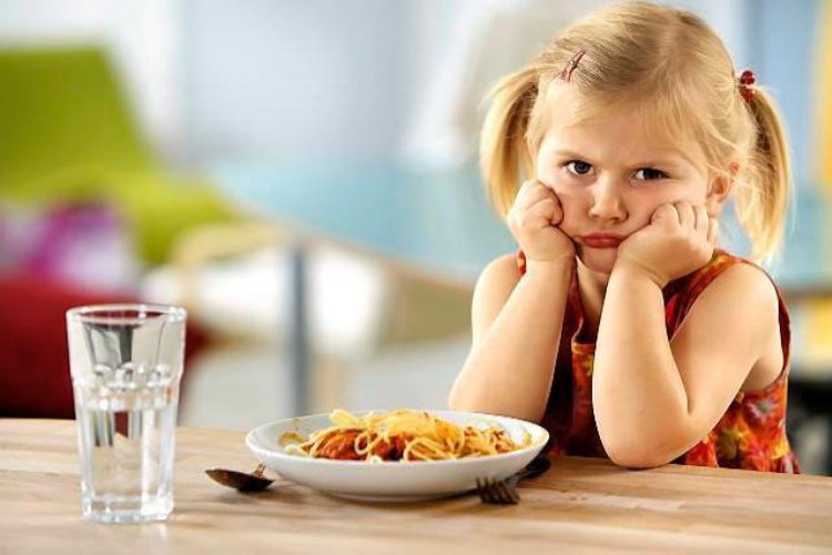 Не хочу и не буду: что делать, если ребенок отказывается есть в детском саду