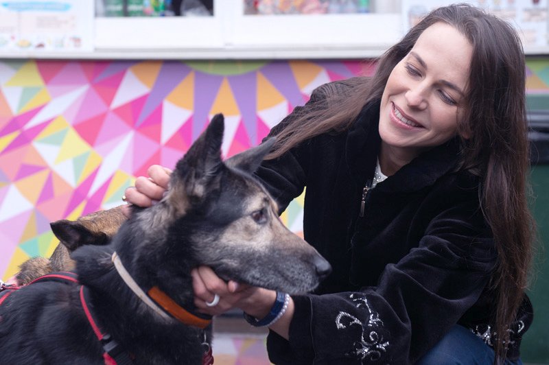 Благотворительная акция в пользу приюта для собак прошла на ВДНХ в последний день Масленицы 