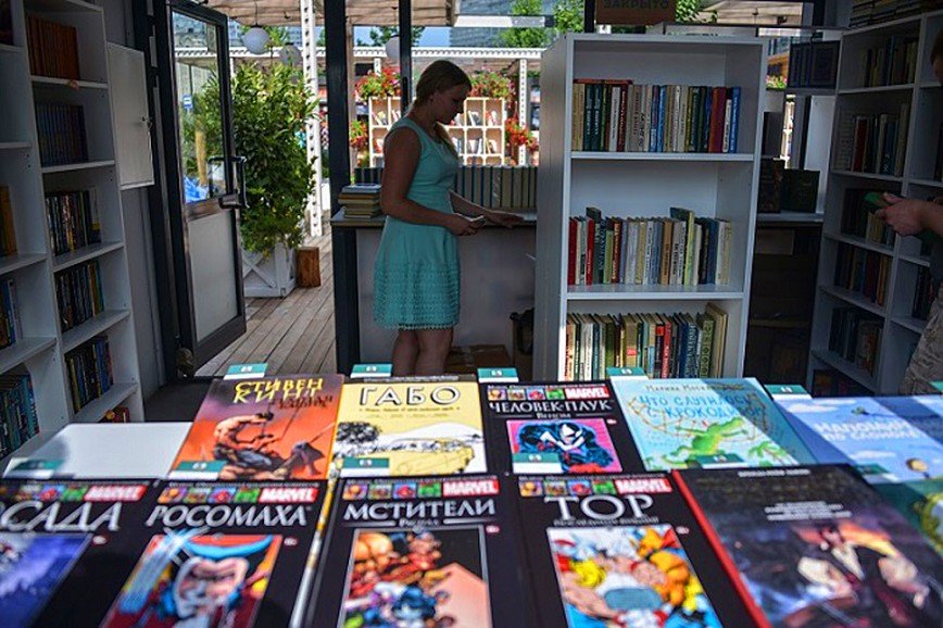 Гости первого общегородского книжного фестиваля “Букинист” приобрели около 7,5 тысяч книг