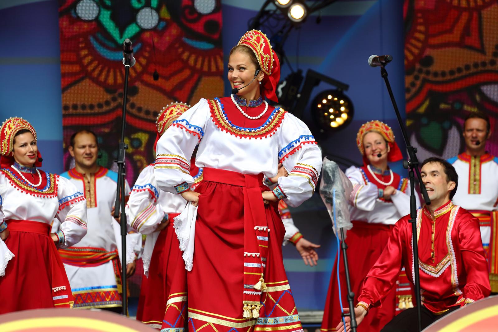 Широкая ярмарка, красочные выступления, национальная кухня: в Коломенском пройдет десятый юбилейный фестиваль «Русское поле»