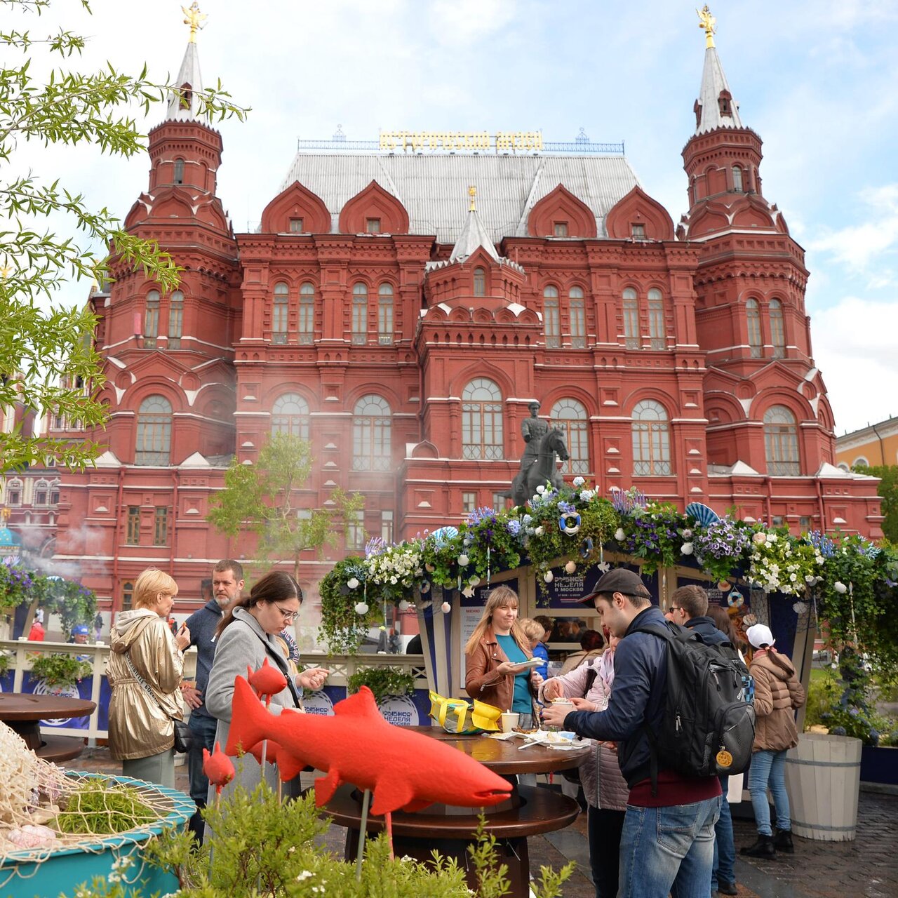 «Большая уха по-царски»: на фестивале «Рыбная неделя в Москве» сварят 100 литров ухи с белыми грибами