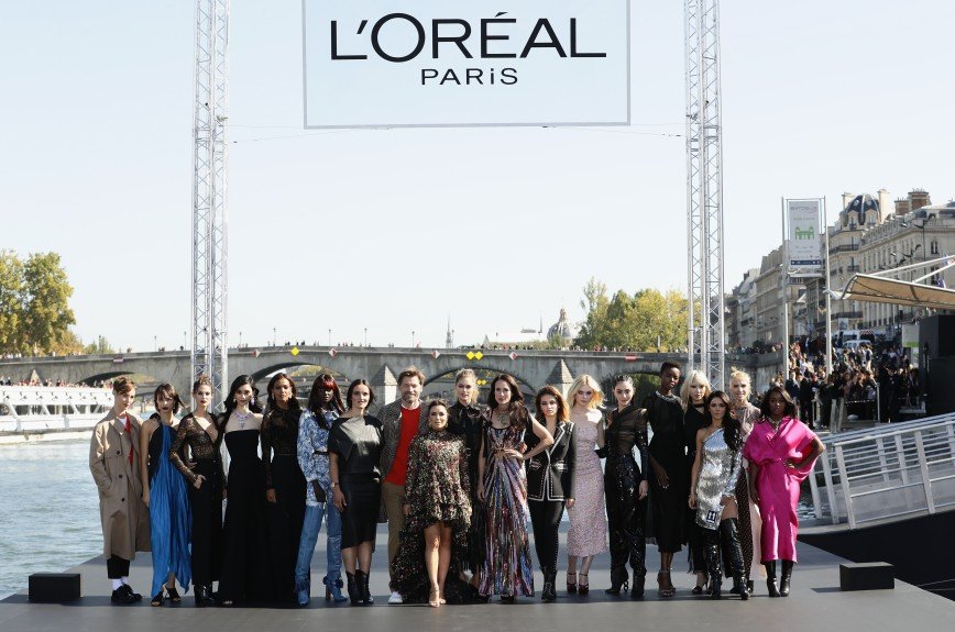 Ева Лонгория, Энди Макдауэл, Николай Костер-Вальдау: отражение моды в водах Сены от L’Oréal Paris