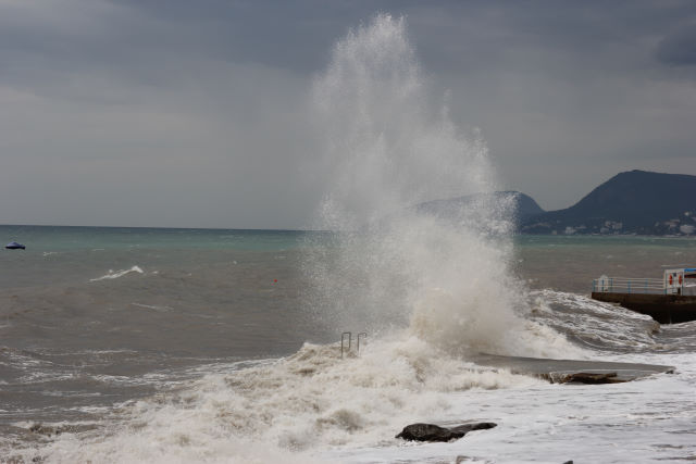 шторм на море Крым.jpg
