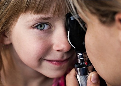 В летнее время возрастают детские травмы глаз