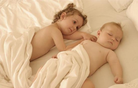 порно двух спящих детей фото 112