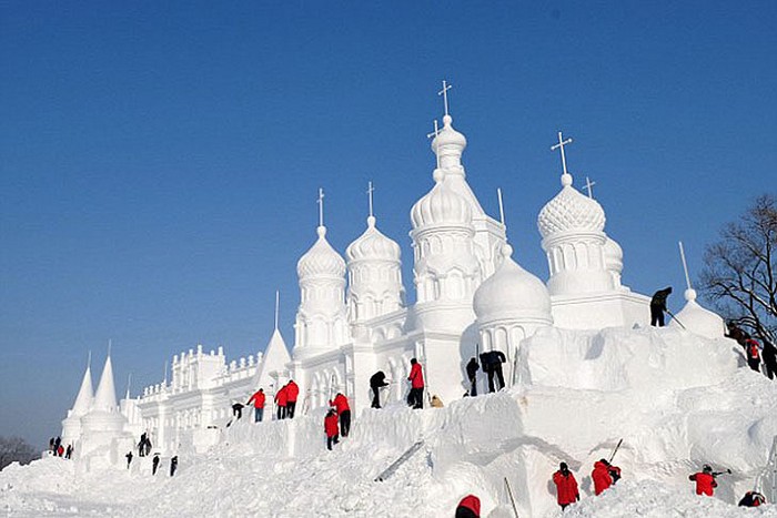Китайская снежная сказка: фестиваль фигур из снега!