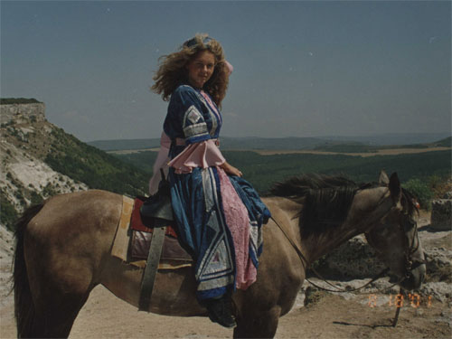 Костюм девушки из Бахчесарая и лошадь на которой ее похищают :) kat-g (Котенок78)