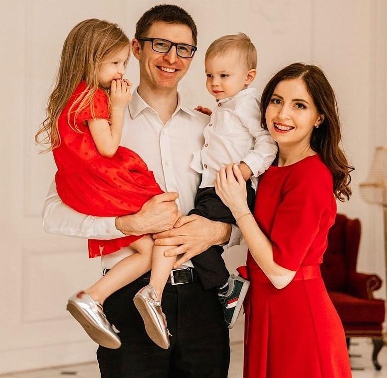 Екатерина Диденко с мужем и детьми
