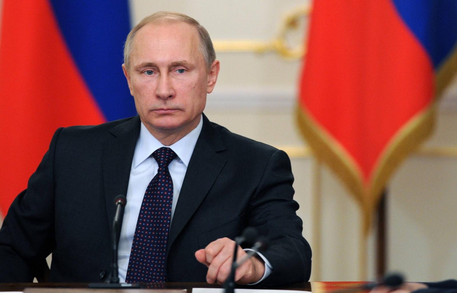 Куличи едим дома! Владимир Путин продлил нерабочие дни с сохранением зарплаты до конца апреля