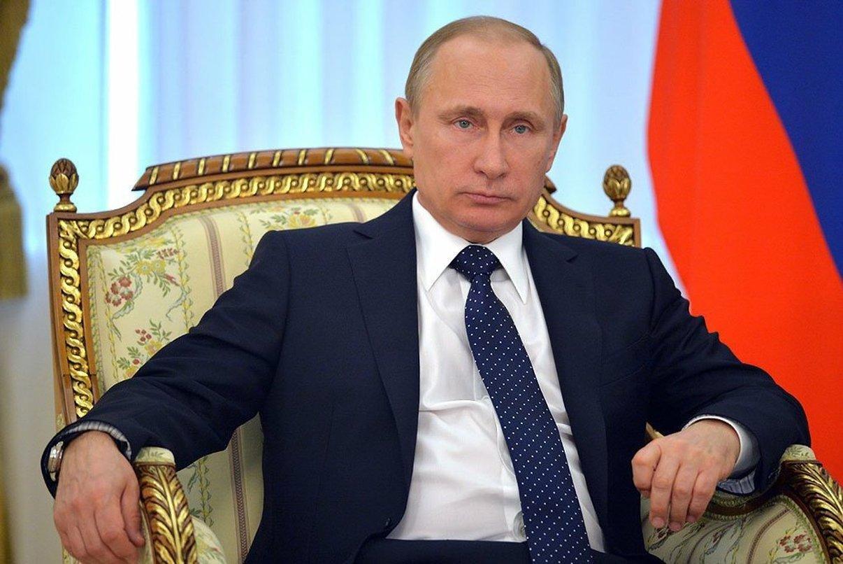 Прививки, безработица, туризм: Владимир Путин пообщался с жителями страны