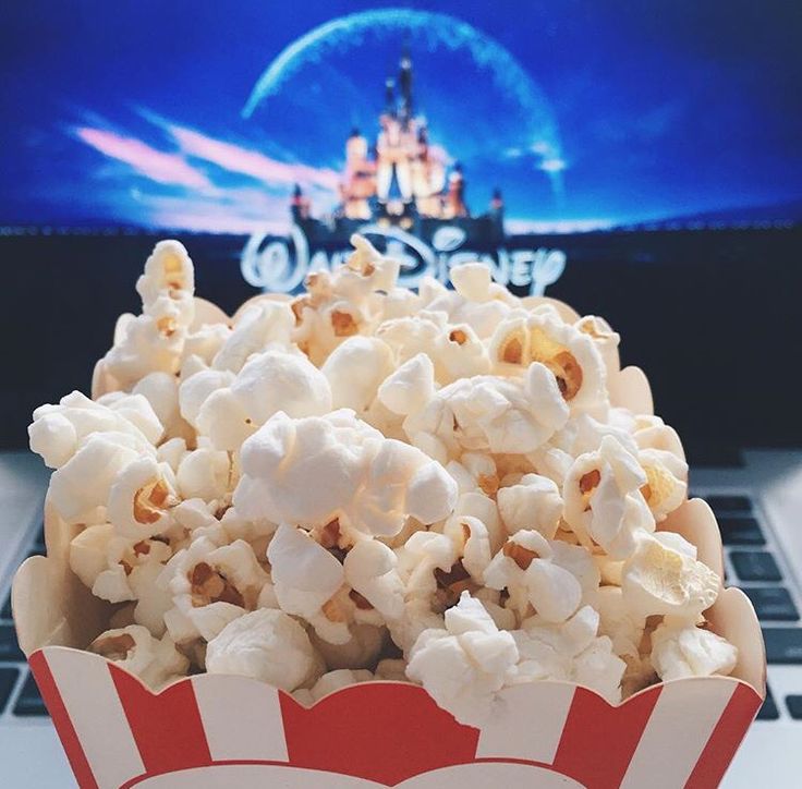 Работа мечты от Disney: за просмотр любимых фильмов заплатят 1000 долларов 