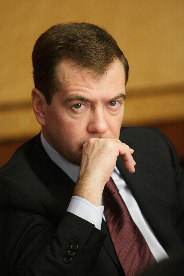 Медведев юрист
