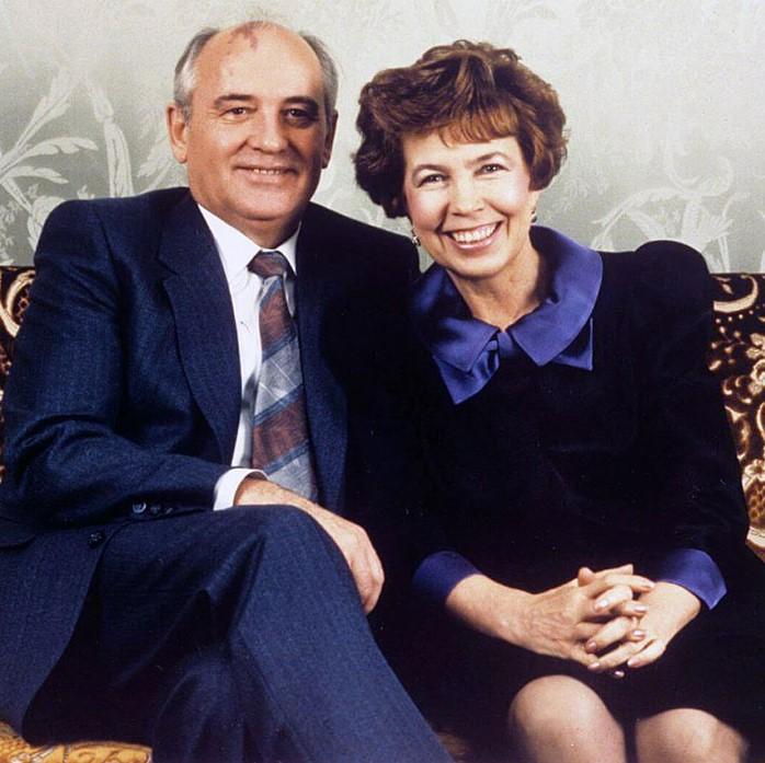 Мы привязаны насмерть! История любви Михаила Горбачева и его жены Раисы