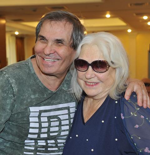 Бари Алибасов с женой