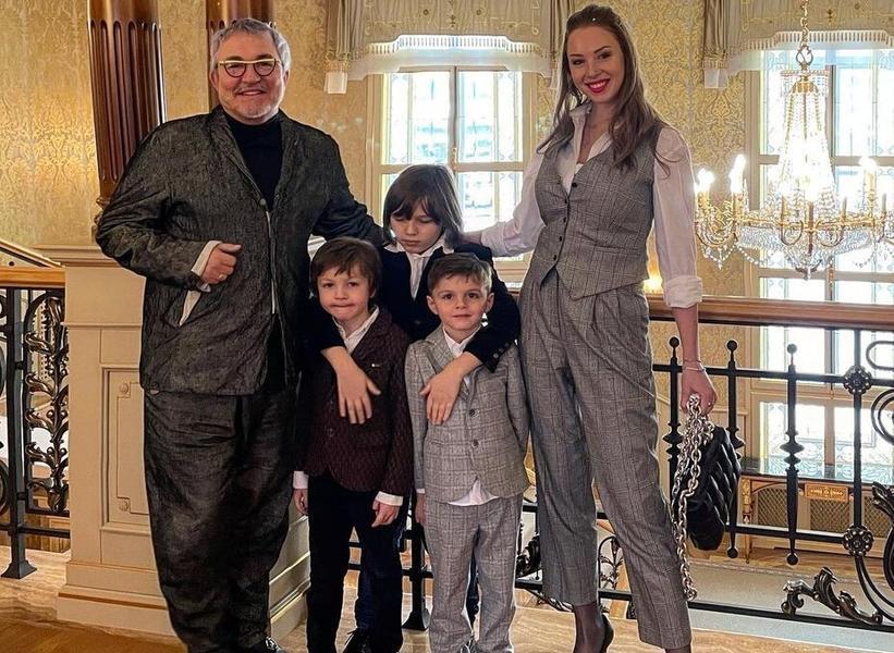 Довел! Полина Диброва пожаловалась на сложности в воспитании старшего сына
