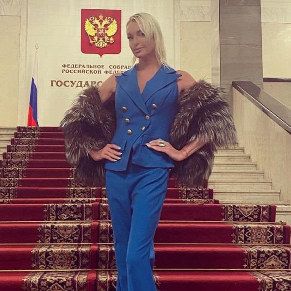 Снова в бой! Анастасия Волочкова подала в суд на Большой театр