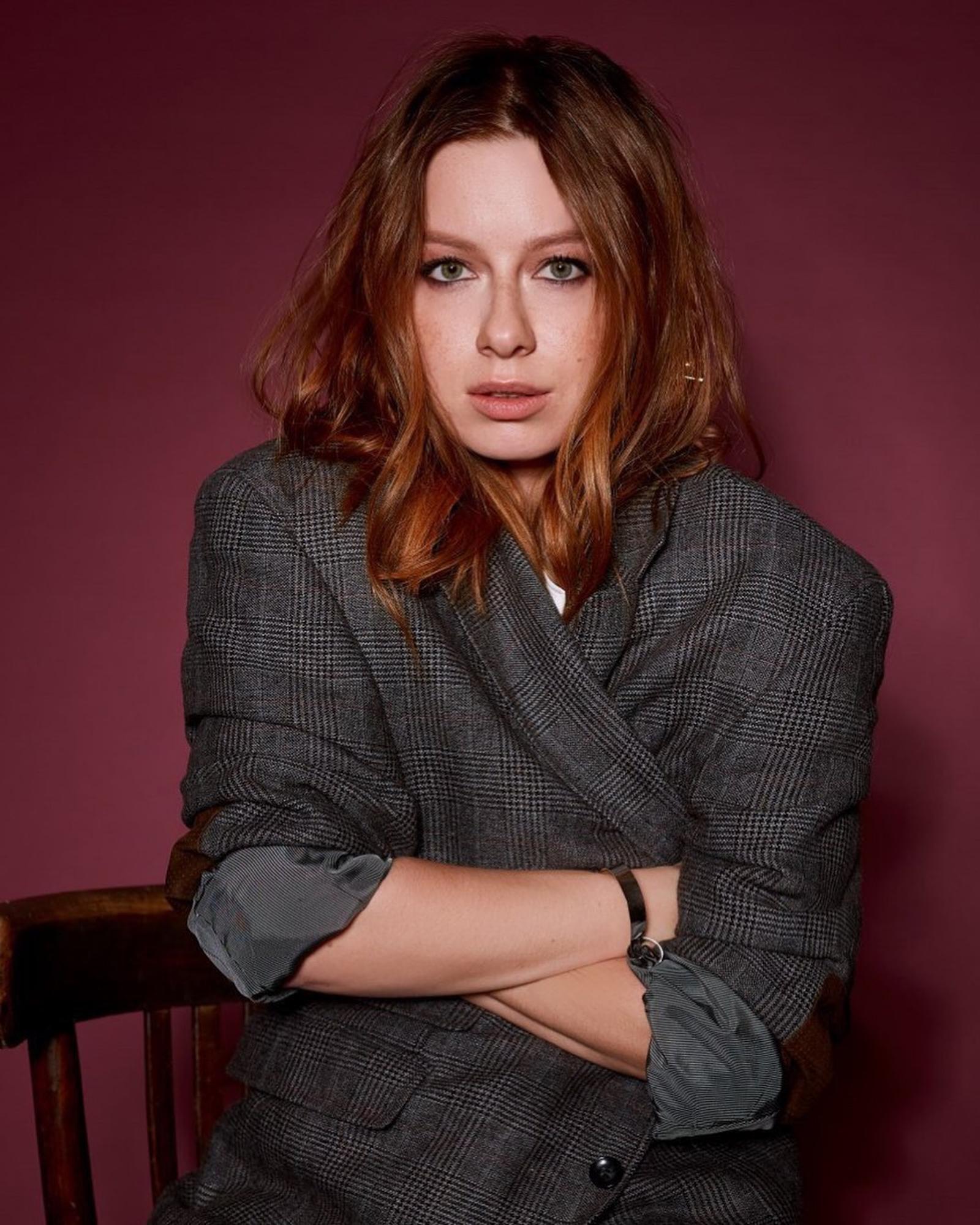 Юлия савичева в пиджаке