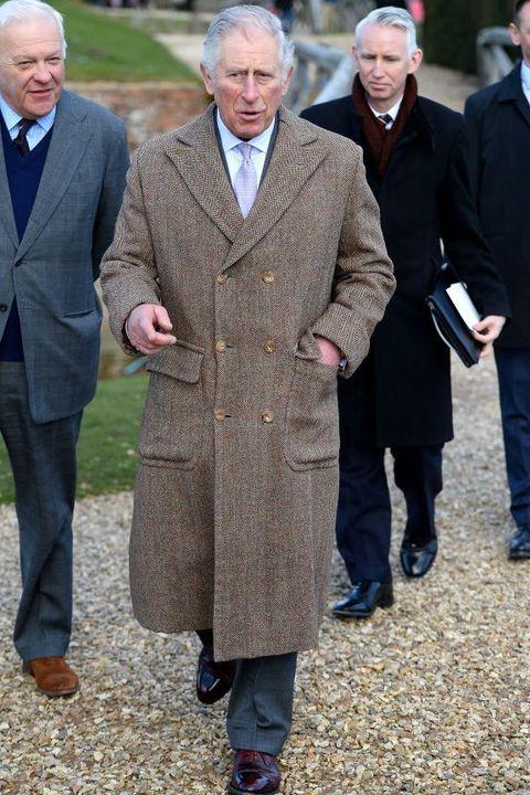 Король аккуратности: принц Чарльз на протяжении сорока лет носит одно пальто