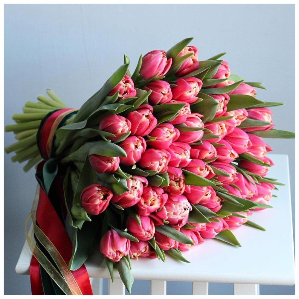Жители России назвали самый популярный цветок на 8 марта