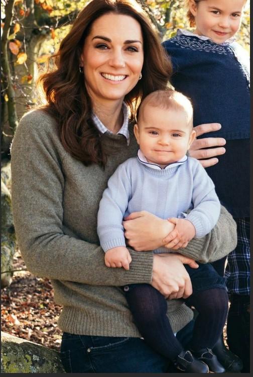 Маленький принц: Кейт Миддлтон показала новые фото младшего сына в честь его дня рождения