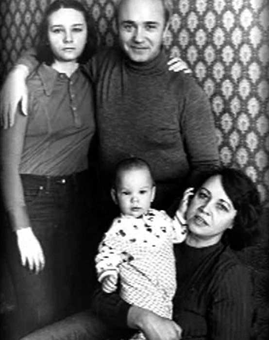 Леонид Куравлев с семьей