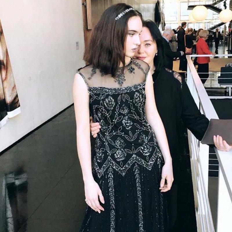 Дочь Ларисы Гузеевой объяснила скандальную фотосессию в свадебном платье