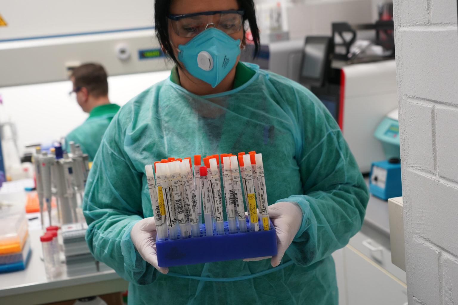Китайские ученые уверяют, что заразиться коронавирусом легче всего дома