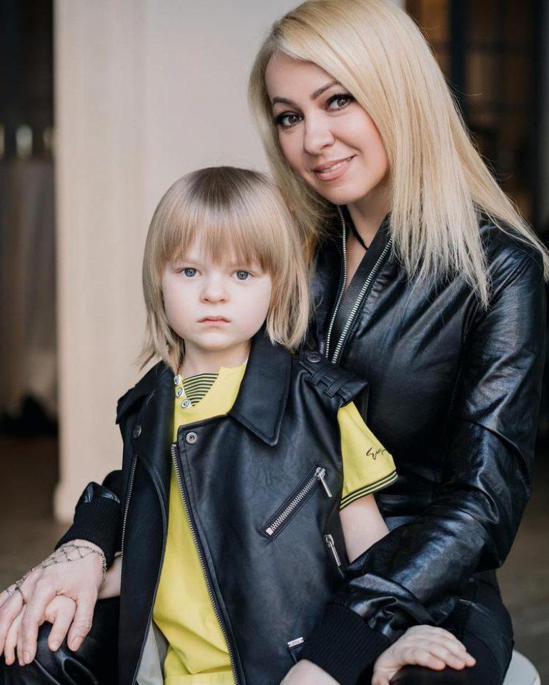 Яна Рудковская с сыном