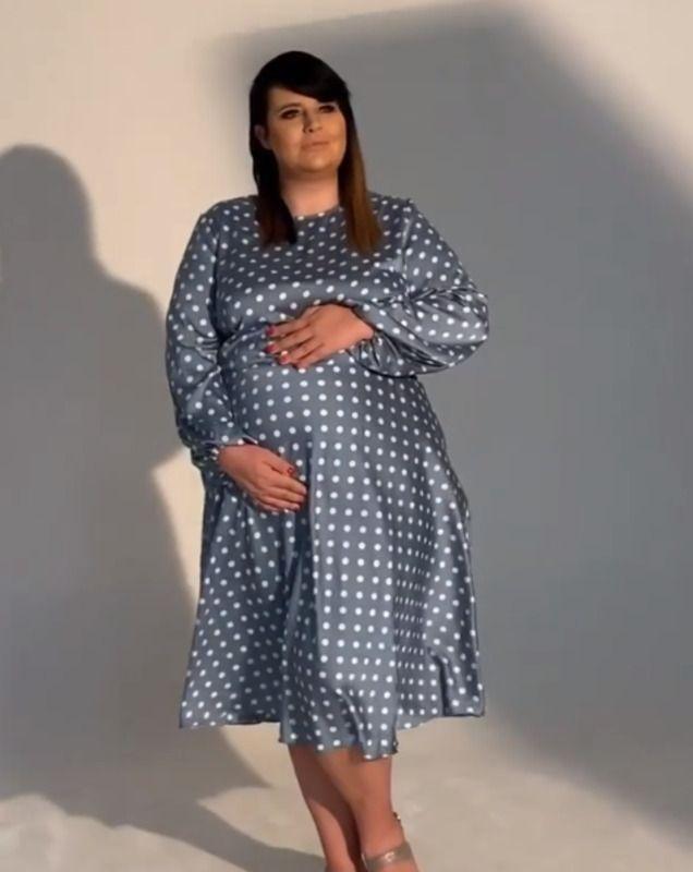 Самая пышная участница «Дома-2» Саша Черно продемонстрировала живот на беременной фотосессии