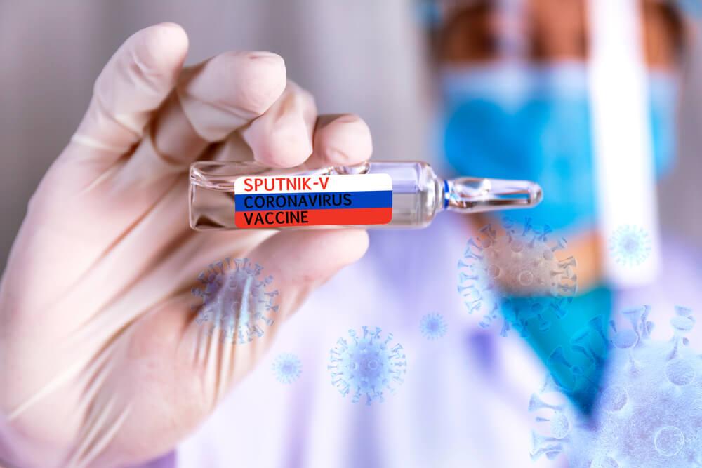 Ранняя вакцинация от коронавируса начнется в России через неделю по поручению президента