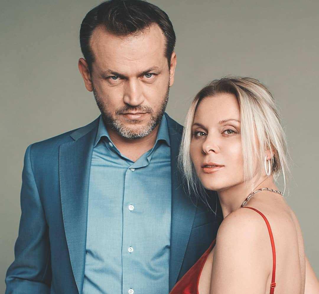 Василий Сигарев сообщил о разводе с Яной Трояновой после 11 лет брака