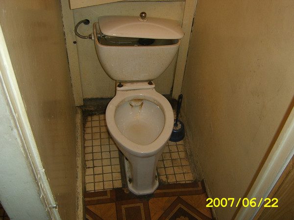 туалет старый.jpg