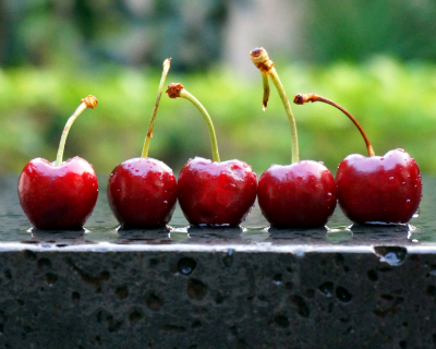 2 ребенка съедают 1 ягоду каждые 15 сек. Я нажимаю на кнопку спуска фотоаппарата каждые 5 сек. Сколько ягод было изначально, если это 15-й кадр? :) ✔☾˜”*°•D-I-A•°*”˜☽®