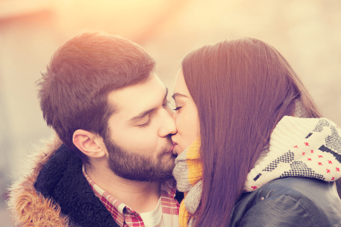 Неожиданные факты о пользе поцелуев