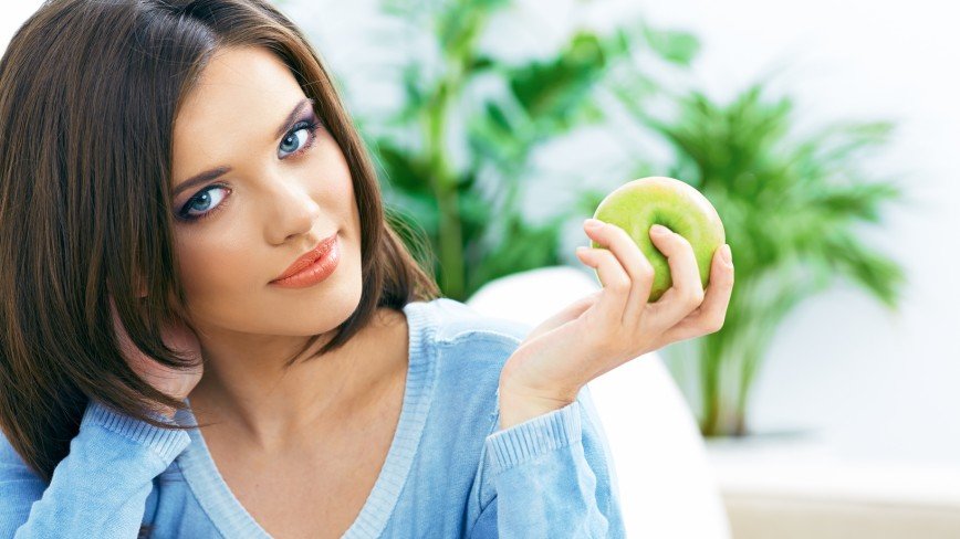 Яблоко – отличный афродизиак для женщин