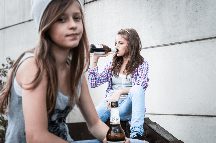 В подростковом алкоголизме виноваты родители