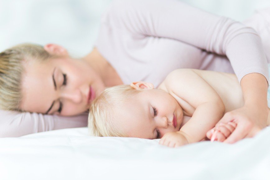 Родители, имеющие проблемы со сном, подозревают их у своих детей