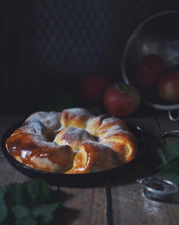 Как приготовить ароматный пирог с яблоками